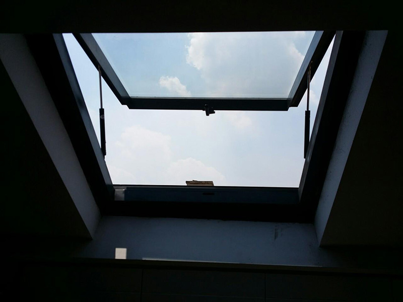 空降門